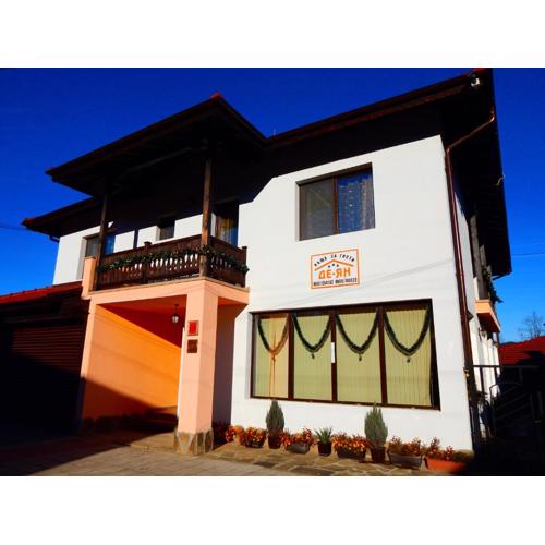 DE-YAN Guest House
