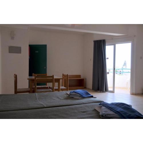 DebbieXenia Hotel Apartments Annex