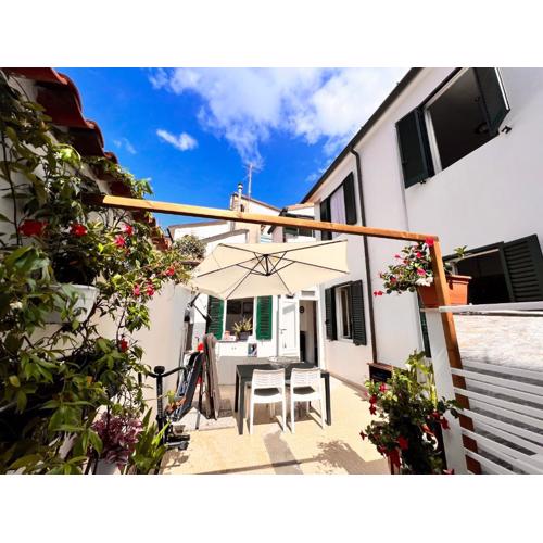 DeepHouse vicino al Mare con Giardino - Pacchetti per Bellissima Spiaggia con Piscina su richiesta