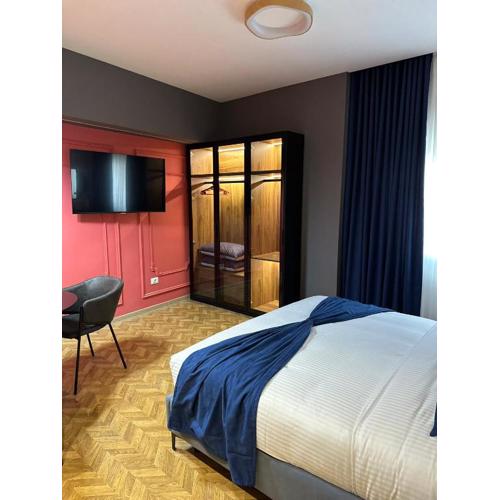 DeLux Suite 102