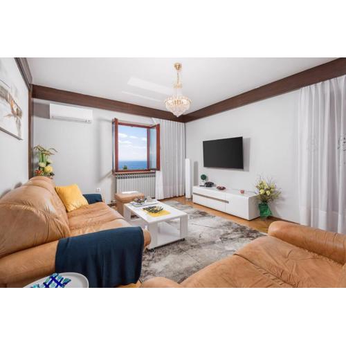 Deluxe Apartment Ana 100 m from the beach