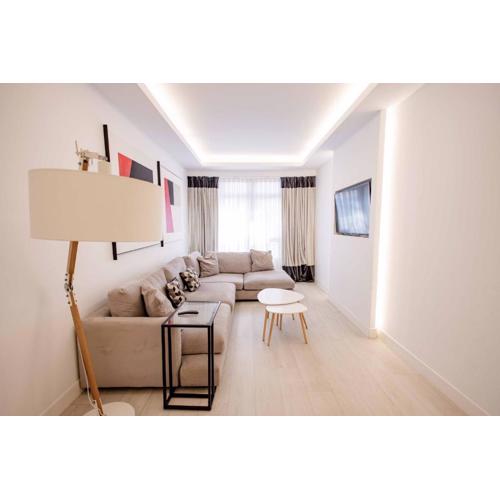 Deluxe Canteras Center