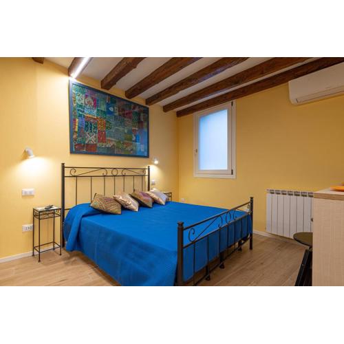 DELUXE DOUBLE ROOM in VENICE CENTRE