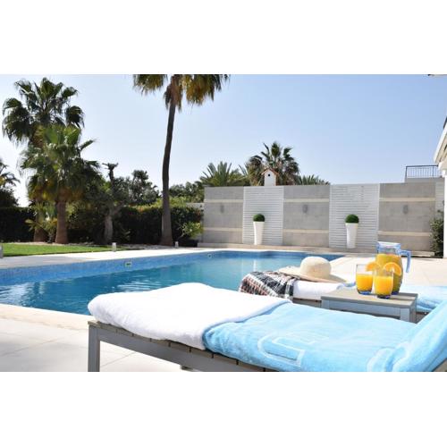 Deluxe First Line Villa