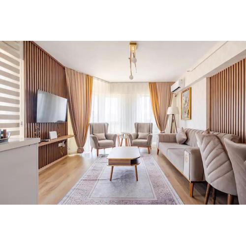 Deluxe King Suite MAI21