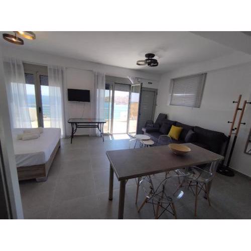 Deluxe Σουίτα δίπλα στη Θάλασσα MFD LUXURY APARTMENTS