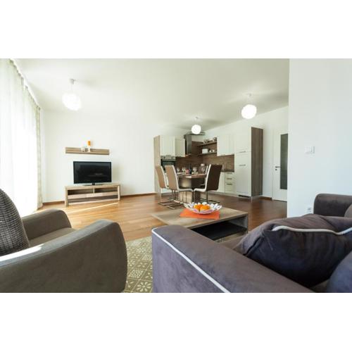 Deluxe Neli Apartments