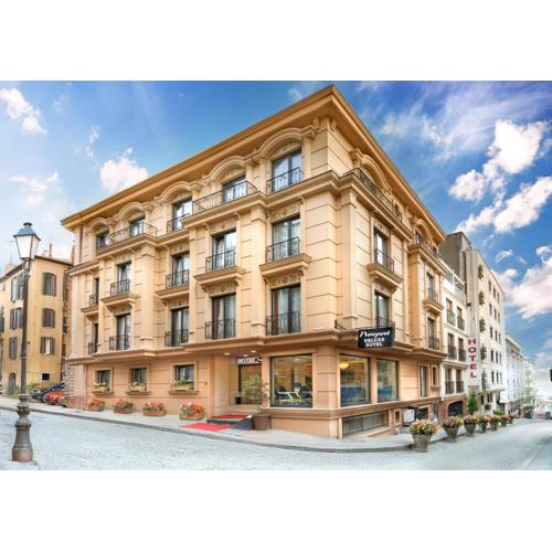 Deluxe Newport Hotel - Old City