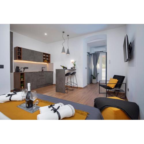 Deluxe Rooms and Apartments Korzo