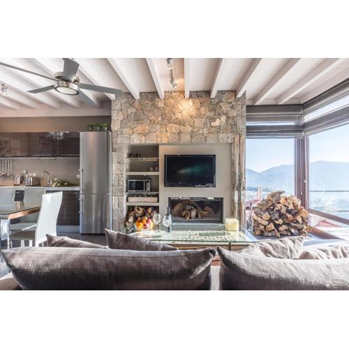 Deluxe Villa by White Hills Outdoor Hot Tub