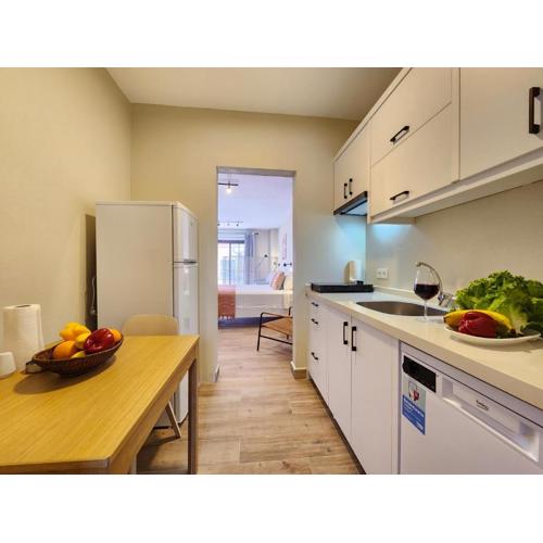 Demir Point Suites by Villa Safiya