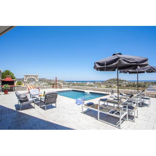 Des & Coo Luxury Villa with Private Pool