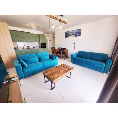 Design Sea View Apartment