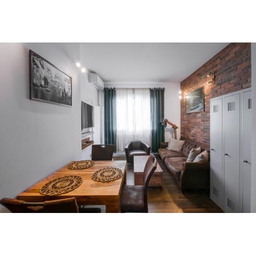 Designer 1BD Cinématique on Solunska by Flat Mаnager