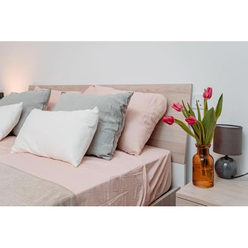 Designer 2BDR and 2Bath Near Sea Retreat!