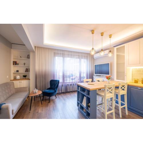 Designer & Cozy 2BD Flat with a parking in the city center by Flat Mаnager