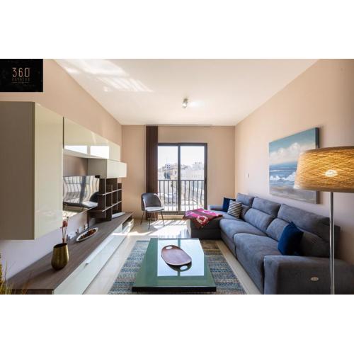 Designer, fully equipped APT, just off Tower Road by 360 Estates