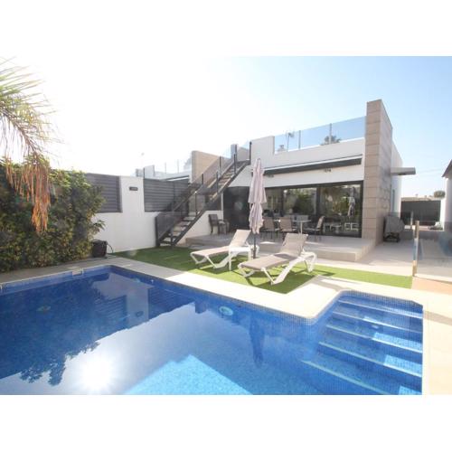 Designer Villa with pool