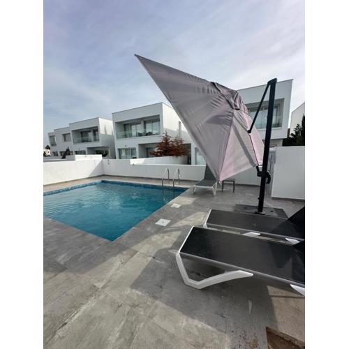 Destalo Lake Villa