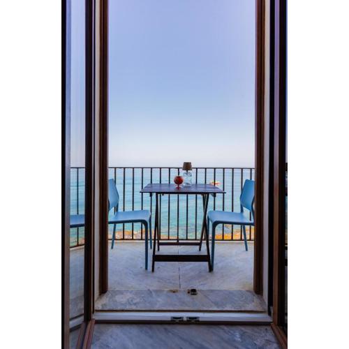 Destination Cefalu view downtwn