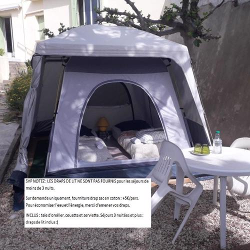 Deux tentes confortables dans un joli jardin idéalement situé