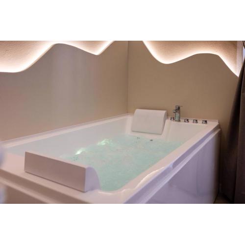 Dharma Luxury Room