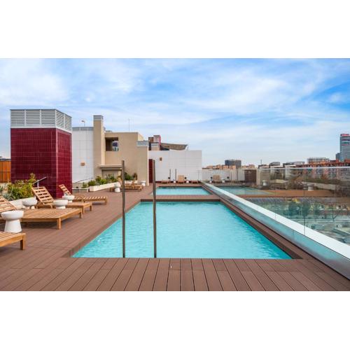 Diagonal Mar Oasis With Pool And Parking