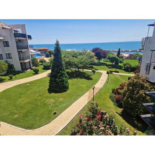 Diamond beach apartment