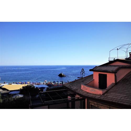 Diana Cosy Apartment sea view near the beach