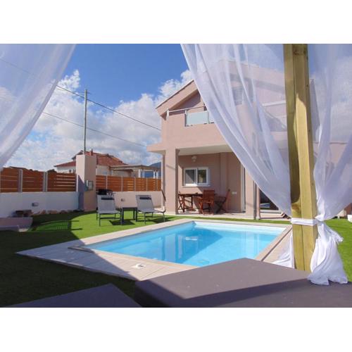 Dianthos Villa