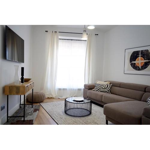 Diaphanous and modern- 2Bd 2Bth- Plaza España