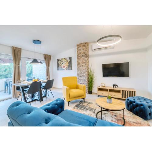 Dimora 2 BDR apartment with free private parking