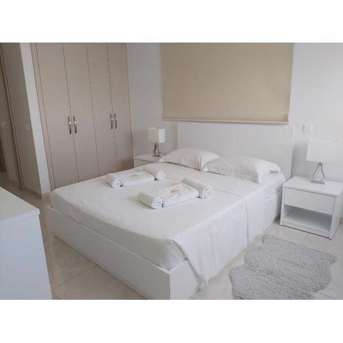Dinglis Residences 31