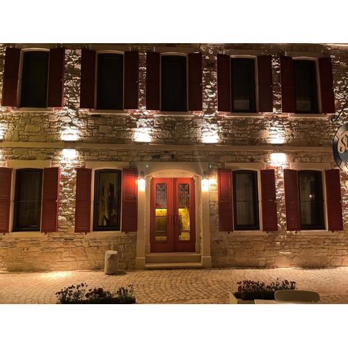 Dionysos 1789 Boutique Hotel
