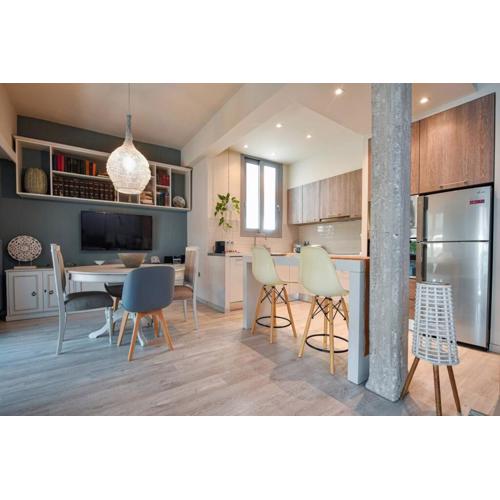Discover Athens from an Upscale flat in Koukaki!