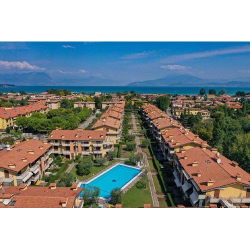 DISCOVERY FLAT with pool & bikes