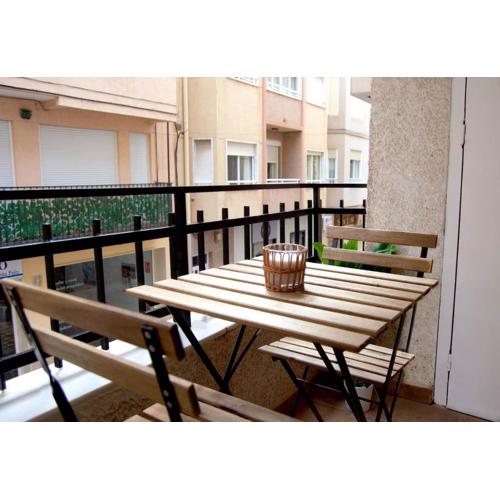 Disfruta de Santa Pola, acogedor apartamento en el centro.