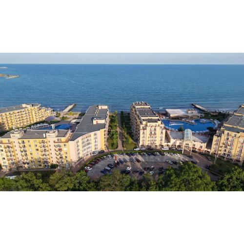 DL Apartments
