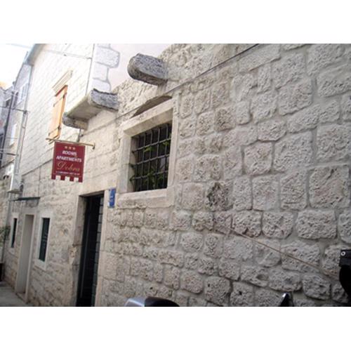Dobra Apartments