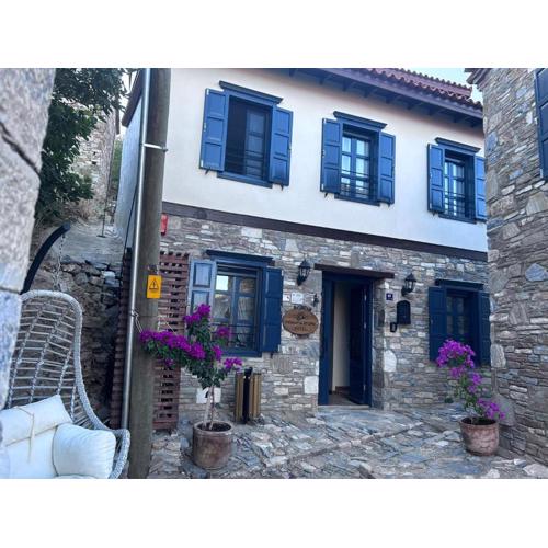 Domatia Stone Hotel