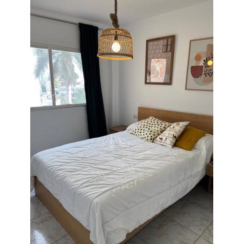 Dominica beautiful apartment in the first Oceanline in Los Cristianos.