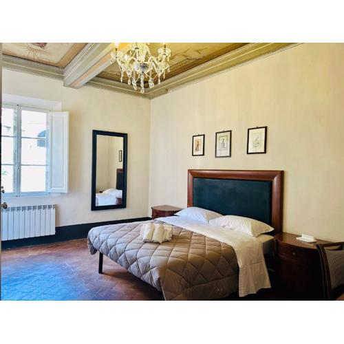 Domus An- Two Bedrooms Apartment -Antique and Historical Home
