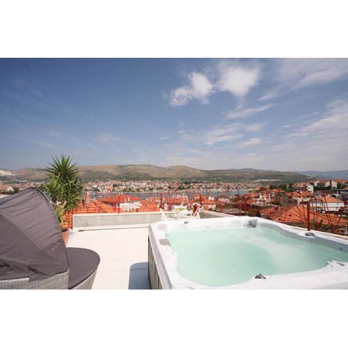 Domus Apartments