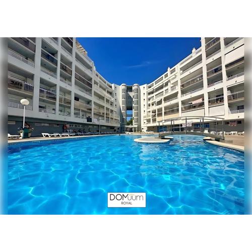 DOMuum Holidays - ROYAL DELUXE