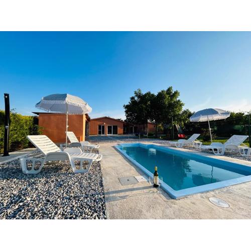 Dora house with WiFi and outdoor swimming pool