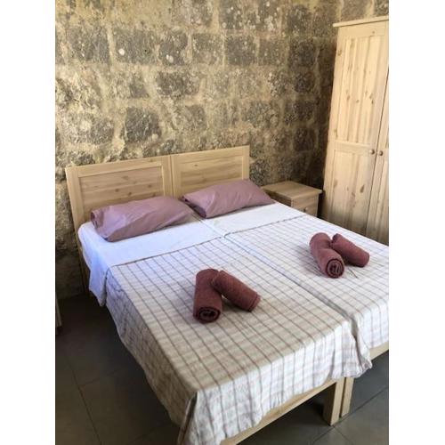 Double heated pools, free AC