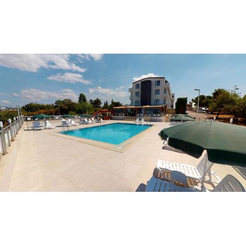 DOUBLE ROYAL HOTEL