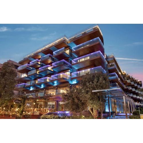 DoubleTree by Hilton Kusadasi