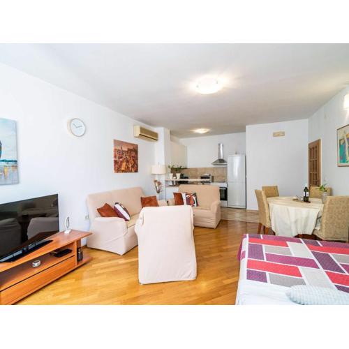 Down Town Apartments - One Bedroom Apartment with Balcony