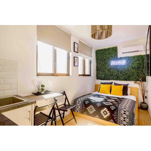 Downtown 22sqm Green Nest King-Size Bed
